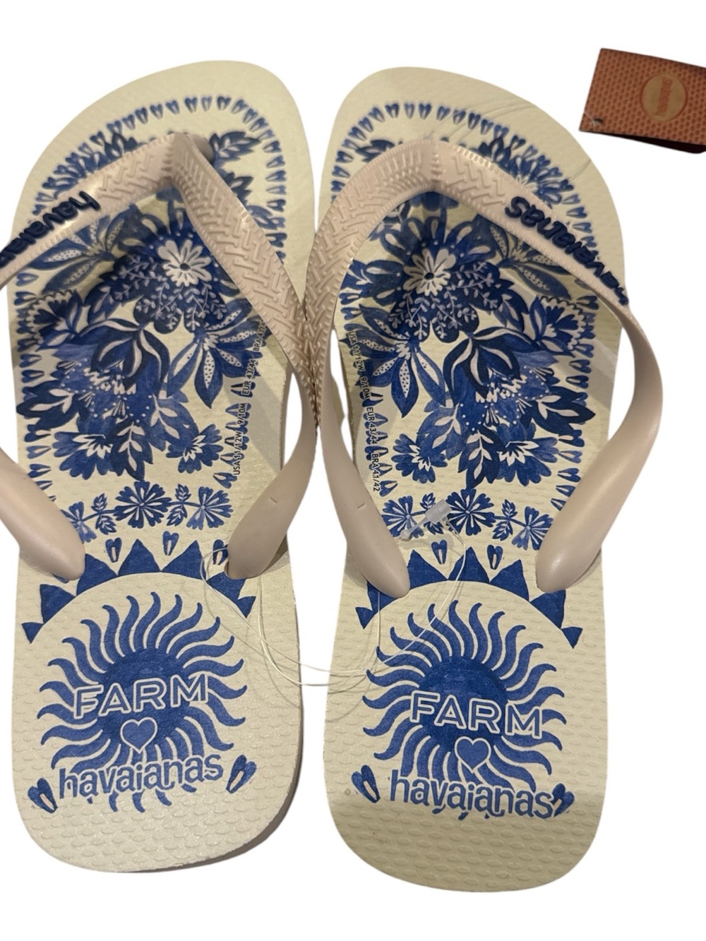 Havaianas x Farm Rio Women's Cream Flip Flops with Blue Floral Print - Picture 2 of 6